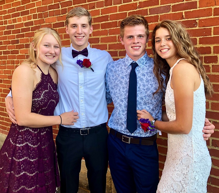 Ally+Thompson%2C+Tanner+Roush%2C+Houston+Allen%2C+Brittney+Azbell+attend+Homecoming+2018.