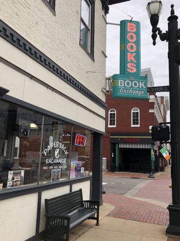 The Paperback Exchange, located on Columbus Street. 
Image courtesy of Bookstore Explorer.
