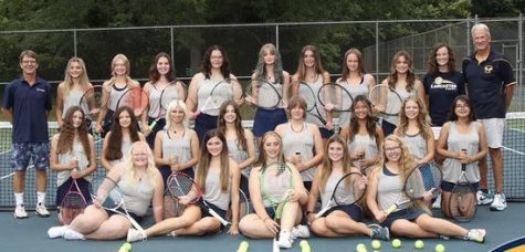  2021-20222 LHS Girls Tennis Team.
Photo courtesy of Sarah Mullins.
