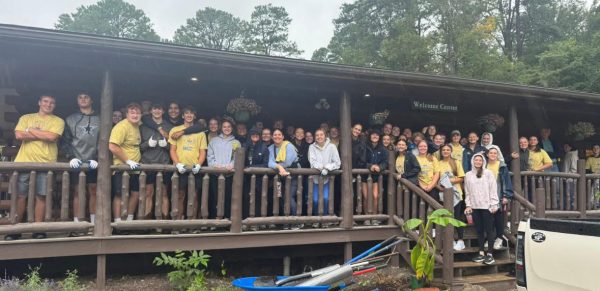 Lancaster High School Varsity L Club volunteers for annual care day.  Photo courtesy of James Crist.