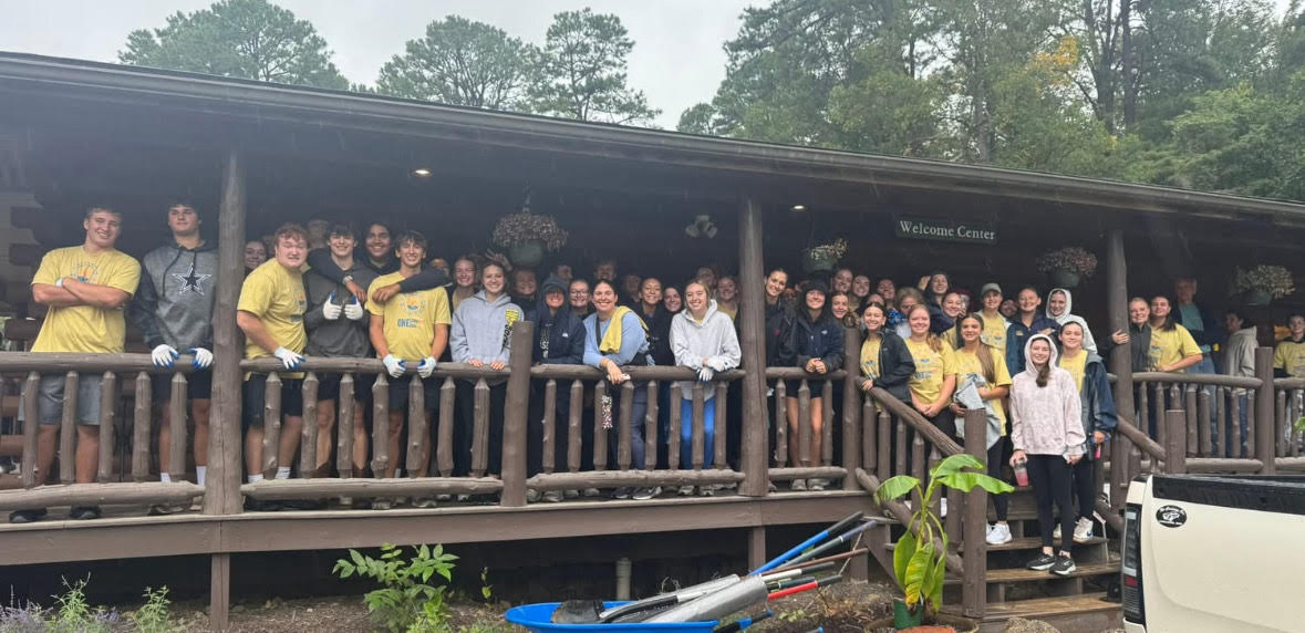 Lancaster High School Varsity L Club volunteers for annual care day.  Photo courtesy of James Crist.